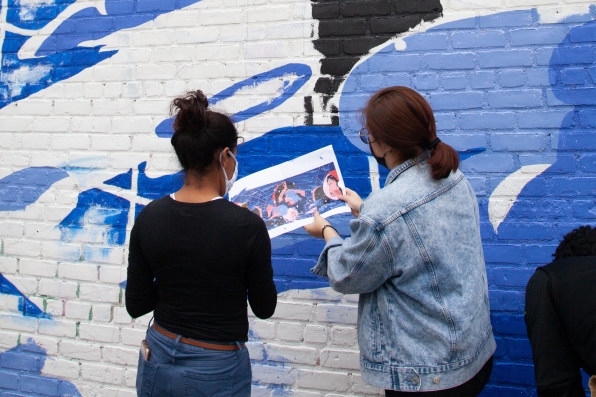 This stunning high-tech mural uses AR to celebrate badass women in science | DeviceDaily.com