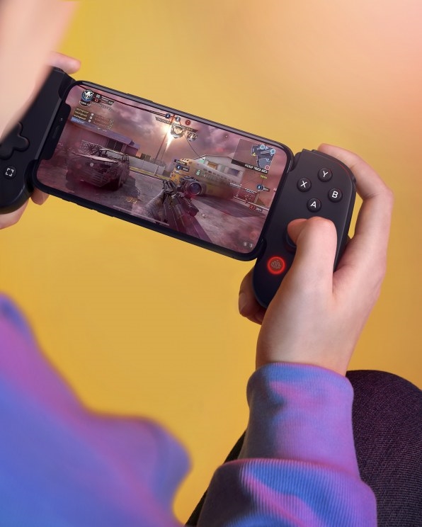 This nifty iPhone game controller is a victim of Apple’s App Store fights | DeviceDaily.com