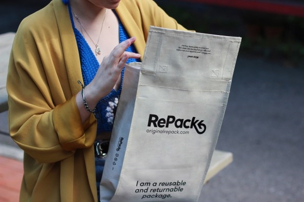 This reusable packaging could help stop the massive amounts of e-commerce waste | DeviceDaily.com