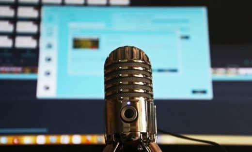 7 Insightful Podcasts You Should Start Listening to Before 2021