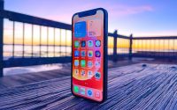 iPhone 12 mini owners report unresponsive lock screens