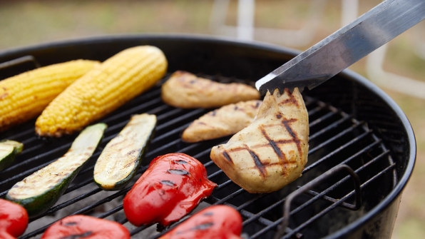 This lab-grown chicken just got the world’s first regulatory approval | DeviceDaily.com