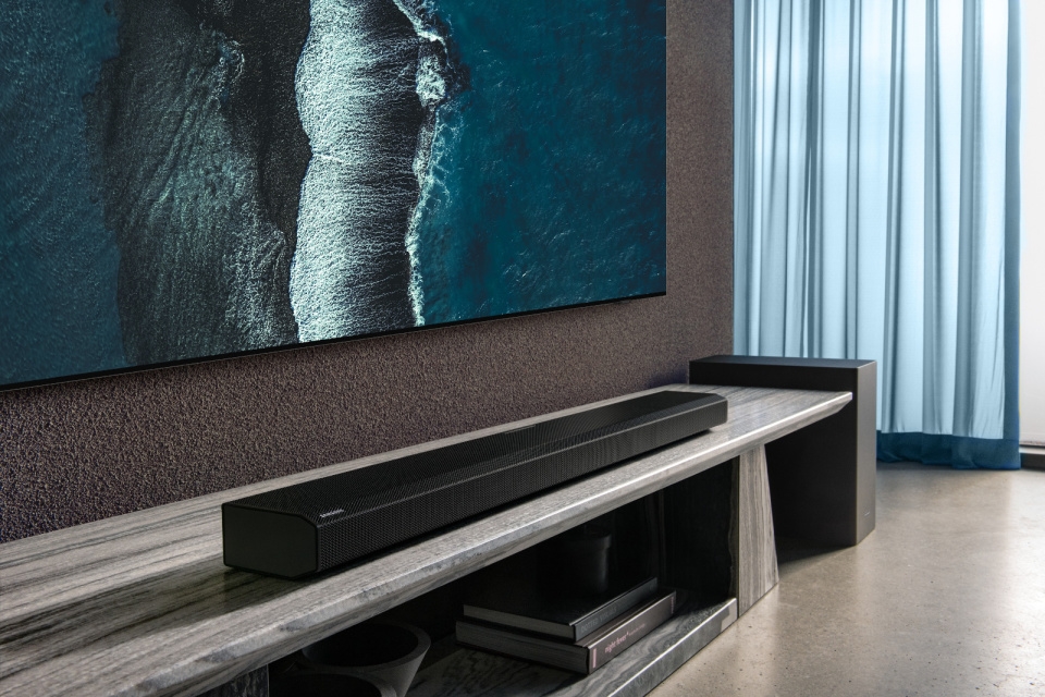 Samsung's 2021 Q soundbars have advanced room optimization and AirPlay 2 | DeviceDaily.com