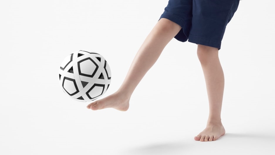 The soccer ball gets a radical redesign | DeviceDaily.com
