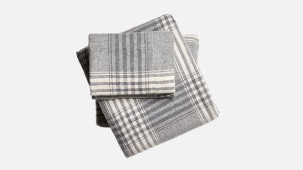 These 9 flannel sheet sets are as sophisticated as they are cozy | DeviceDaily.com