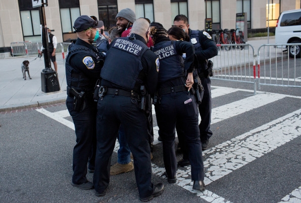 Here’s what the U.S. Capitol looked like when protestors wanted healthcare and equality | DeviceDaily.com