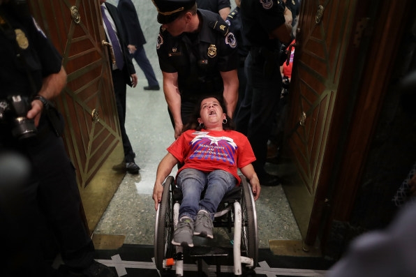 Here’s what the U.S. Capitol looked like when protestors wanted healthcare and equality | DeviceDaily.com