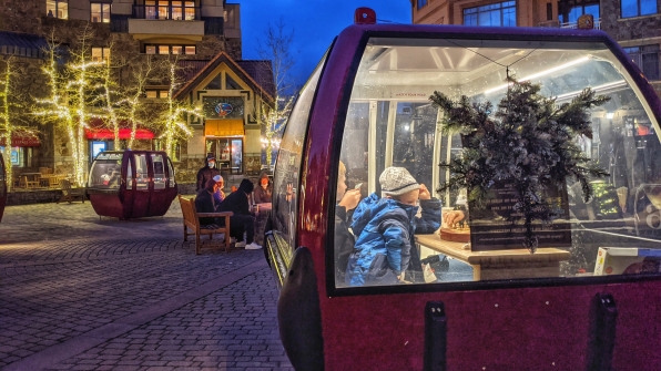 The latest outdoor dining craze? $20K ski gondolas | DeviceDaily.com
