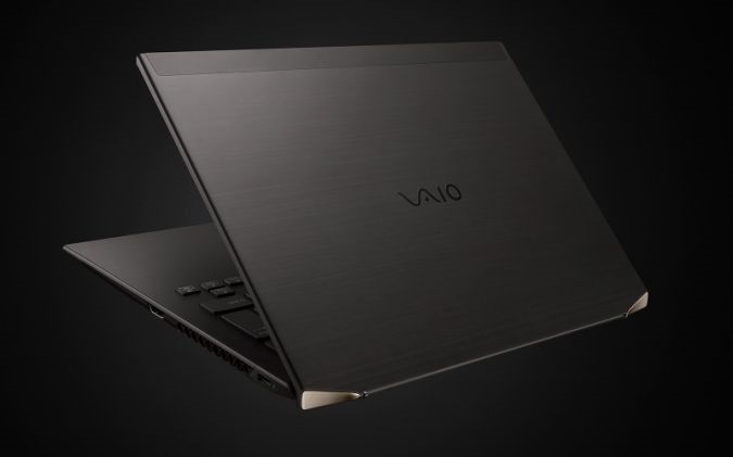 VAIO Z is a pricey laptop with a '3D molded' carbon fiber body | DeviceDaily.com