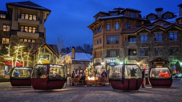 The latest outdoor dining craze? $20K ski gondolas | DeviceDaily.com