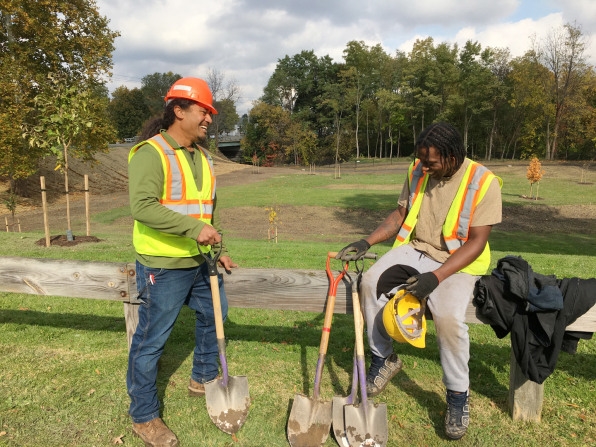 This new tree corps will hire people to plant trees in low-income neighborhoods | DeviceDaily.com