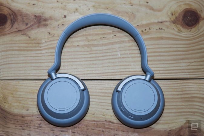 Microsoft's Surface Headphones drop to a record low $111 at Woot | DeviceDaily.com