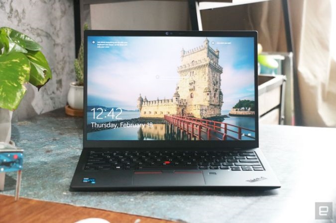 ICYMI: We check out Lenovo’s lightest ThinkPad yet | DeviceDaily.com