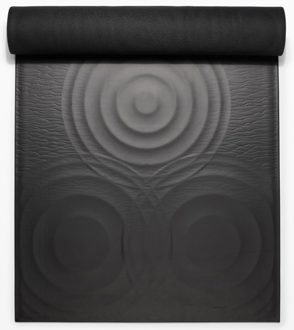 Lululemon gives the yoga mat a clever makeover | DeviceDaily.com