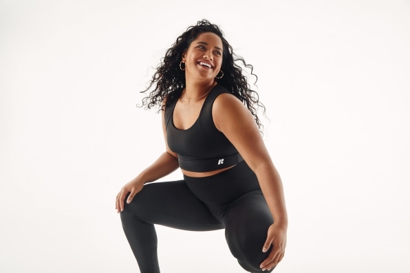 This science-backed athletic wear can help you sit up straight | DeviceDaily.com