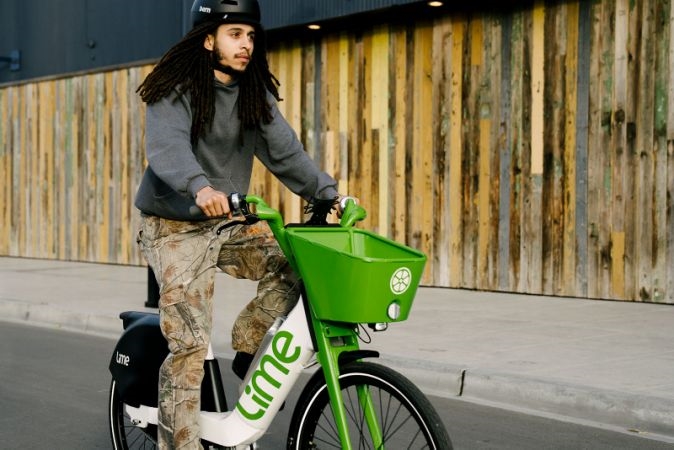 Lime's latest e-bike can borrow batteries from scooters | DeviceDaily.com