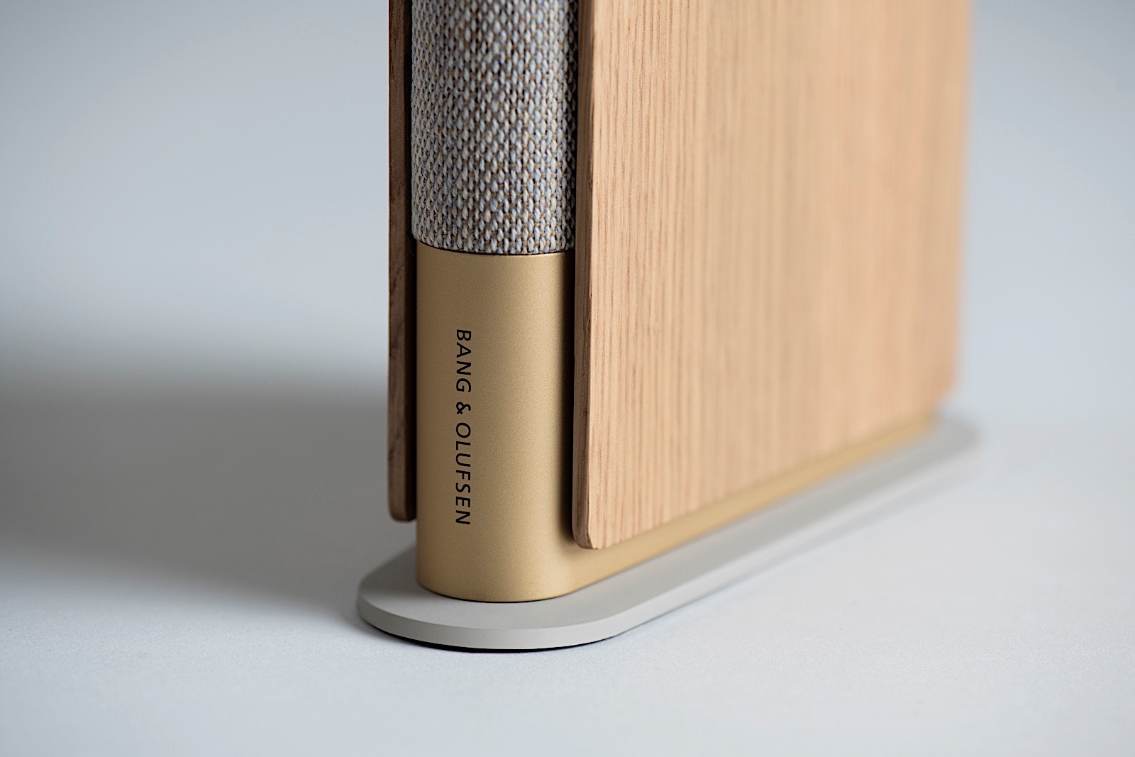 Bang  and  Olufsen's latest speaker was designed to look like a book | DeviceDaily.com