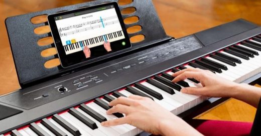 Learn to play the piano at your own pace with Skoove