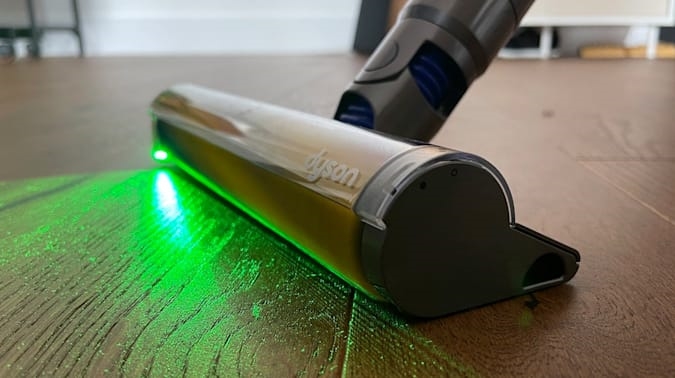 The Dyson V15 Detect's laser proved my apartment was never really clean | DeviceDaily.com