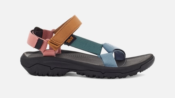 The best new sandals for an adventure-filled summer | DeviceDaily.com