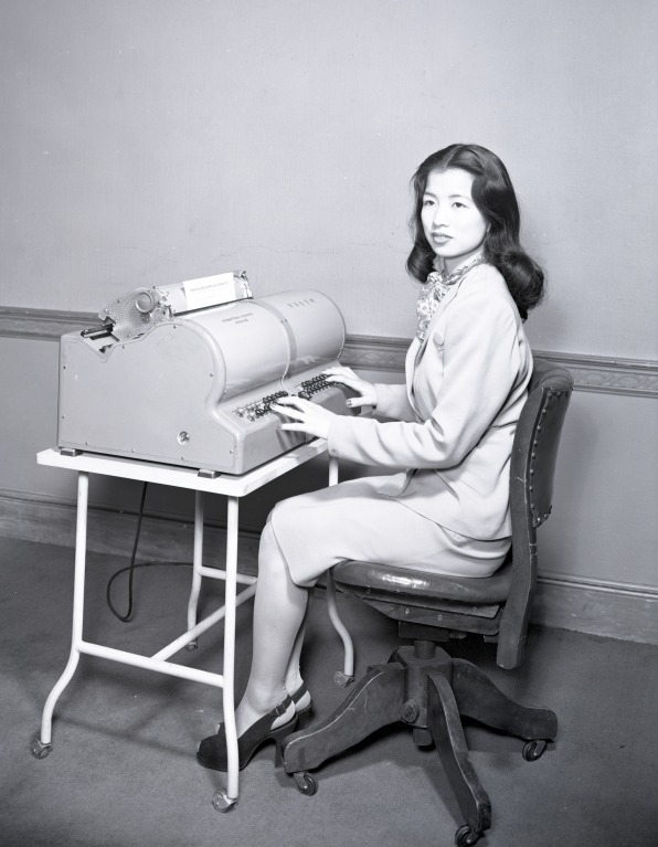 Meet the mystery woman who mastered IBM’s 5,400-character Chinese typewriter | DeviceDaily.com