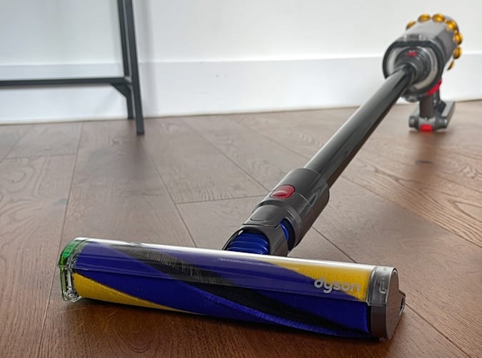 The Dyson V15 Detect's laser proved my apartment was never really clean | DeviceDaily.com