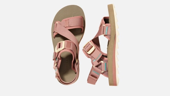 The best new sandals for an adventure-filled summer | DeviceDaily.com