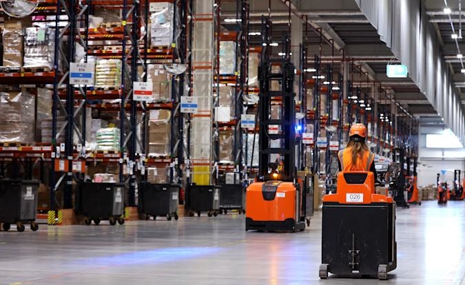 Amazon's plan to reduce warehouse injuries includes guided meditation | DeviceDaily.com