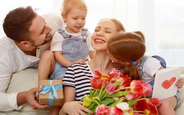 Mother's Day Push: Brands Up Their Email Sends, Web Traffic Rises | DeviceDaily.com