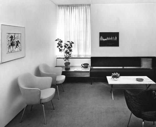 How pioneering modernist designer Florence Knoll revolutionized work spaces | DeviceDaily.com