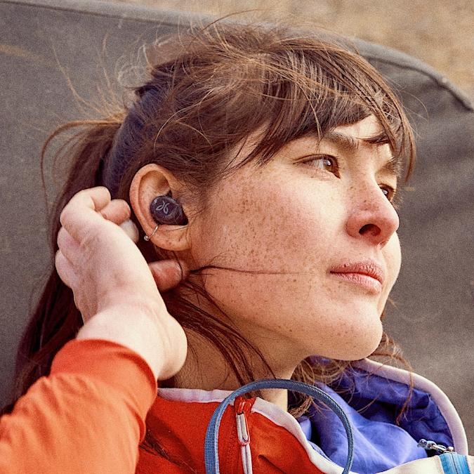 Jaybird's Vista 2 earbuds offer ANC and better battery life for $200 | DeviceDaily.com