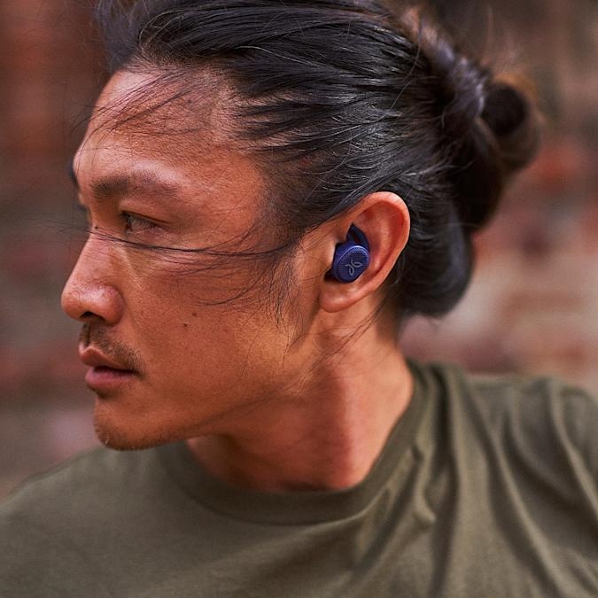 Jaybird's Vista 2 earbuds offer ANC and better battery life for $200 | DeviceDaily.com