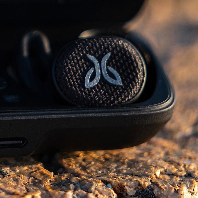 Jaybird's Vista 2 earbuds offer ANC and better battery life for $200 | DeviceDaily.com