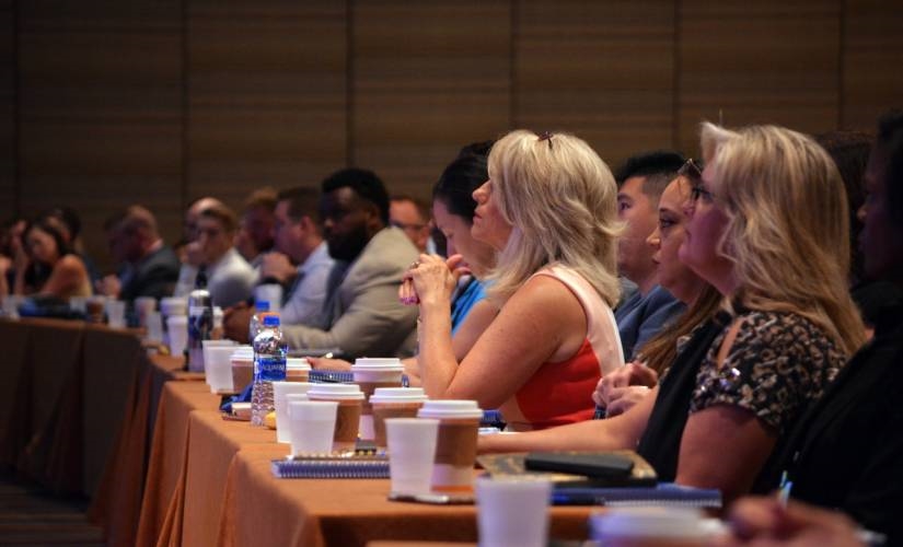 Seven Timeless Tips for Connecting and Building Relationships at Conferences | DeviceDaily.com
