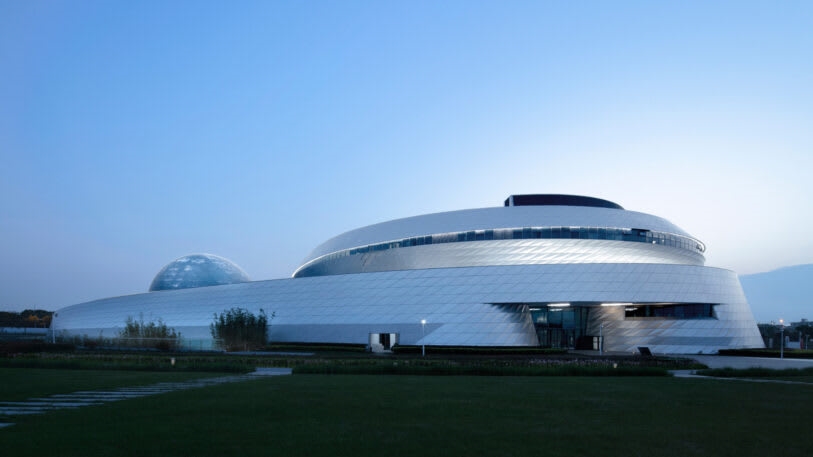 Propaganda or architectural masterpiece? A mesmerizing space museum rises in Shanghai | DeviceDaily.com