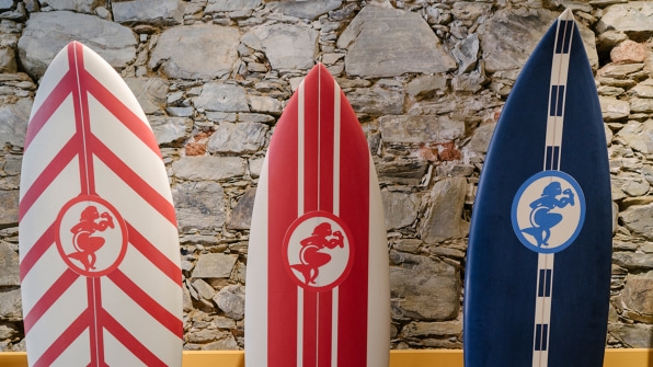 Surfing is a diverse sport. Why are surf brands so white? | DeviceDaily.com Surfing is a diverse sport. Why are surf brands so white? | DeviceDaily.com