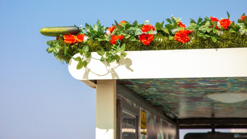 Why U.K. bus stops suddenly smell like roses and cucumber | DeviceDaily.com
