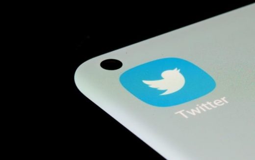 Twitter tests notification banner for suspended and locked accounts