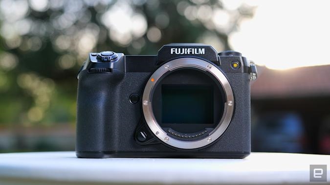 Fujifilm’s $3,999 GFX 50S II is its most affordable medium format camera yet | DeviceDaily.com