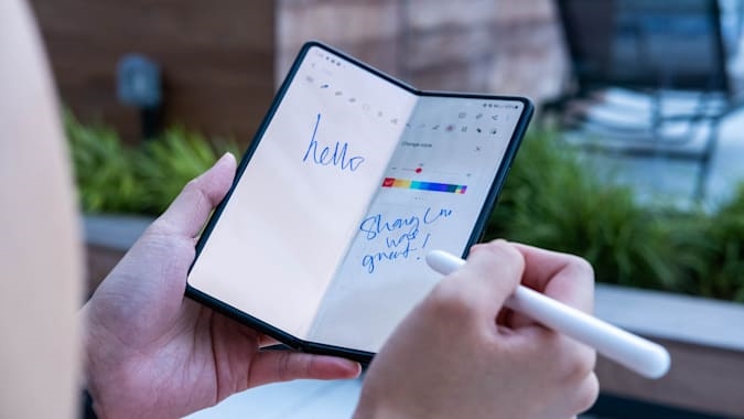 ICYMI: We see how the Samsung Galaxy Z Fold 3 performs in the real world | DeviceDaily.com