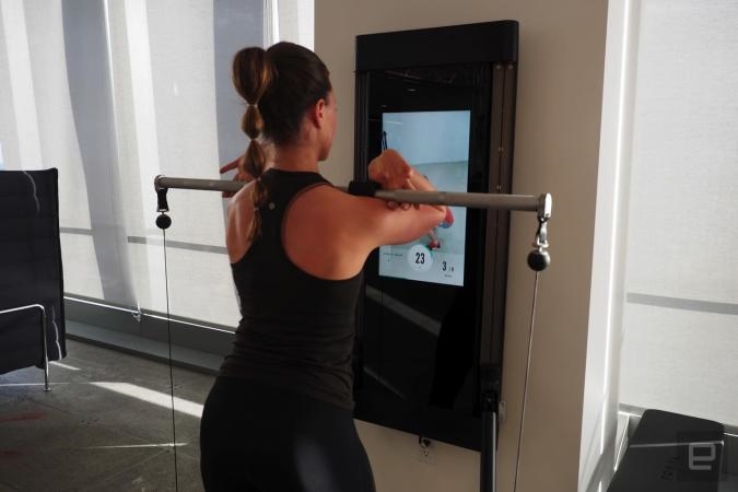 Tonal brings live studio workouts to its smart home gym | DeviceDaily.com