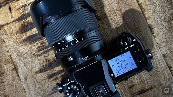 Fujifilm’s $3,999 GFX 50S II is its most affordable medium format camera yet | DeviceDaily.com