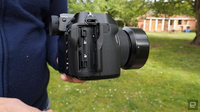 Fujifilm’s $3,999 GFX 50S II is its most affordable medium format camera yet | DeviceDaily.com