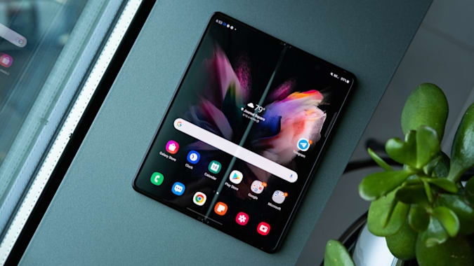 ICYMI: We see how the Samsung Galaxy Z Fold 3 performs in the real world | DeviceDaily.com