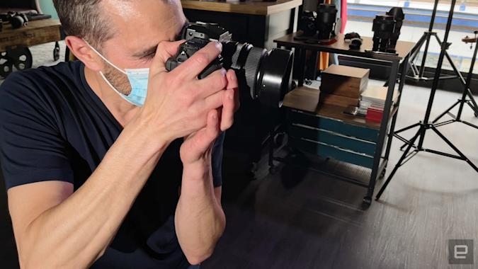 Fujifilm’s $3,999 GFX 50S II is its most affordable medium format camera yet | DeviceDaily.com