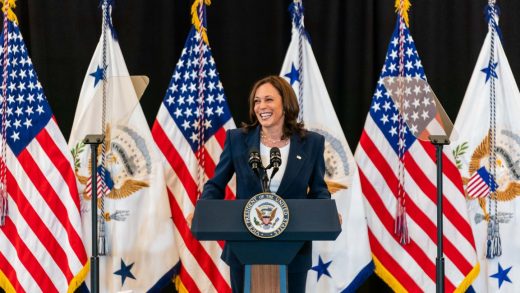 This simple advice from Kamala Harris will make you a better public speaker