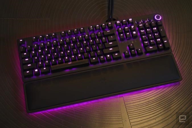 Razer gets its opto-mechanical keyboard right on the second try | DeviceDaily.com