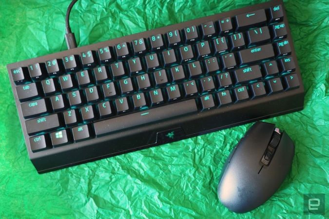 Logitech's MX Keys Mini is a compact keyboard for minimalists | DeviceDaily.com
