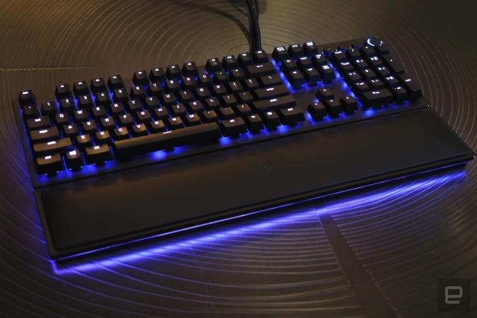 Razer gets its opto-mechanical keyboard right on the second try | DeviceDaily.com