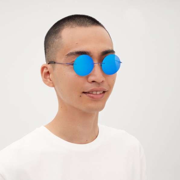 The lenses in these sunglasses are made from captured CO2 | DeviceDaily.com